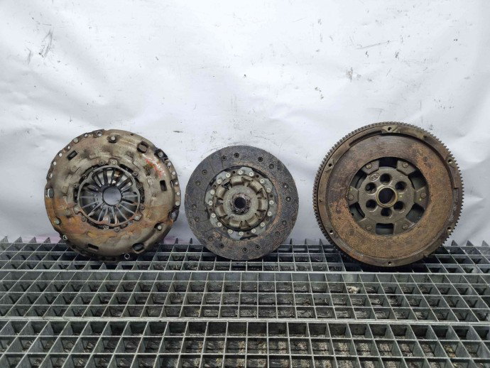 Kit ambreiaj volanta masa dubla Volkswagen Passat B7 (362) [Fabr 2010-2014] 022141031S