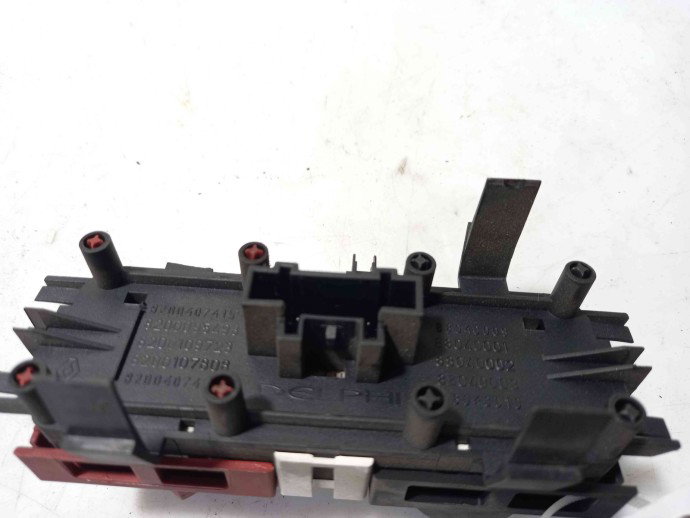 Buton avarii Renault Megane 2 1.6 K4M 8200407416 2003-2008
