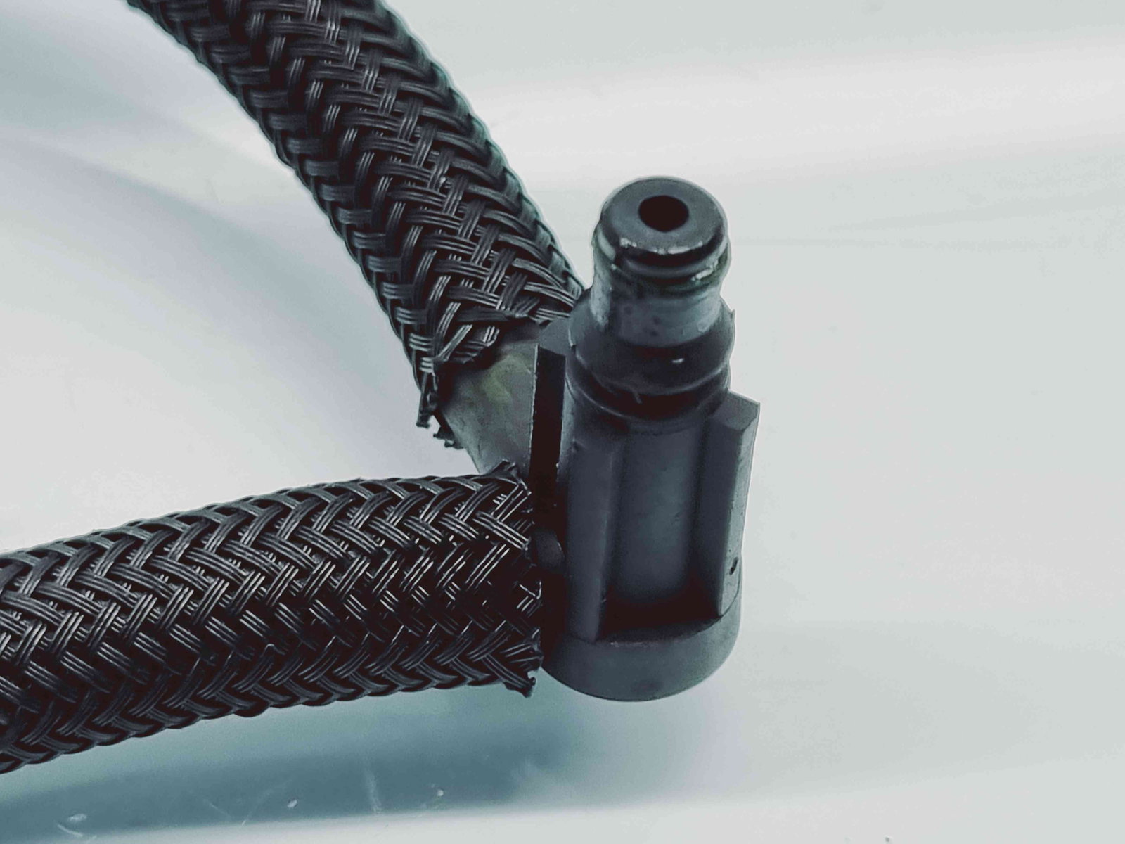 Conducta retur injectoare Peugeot 3008 [Fabr 2009-2016] OEM 1.6 HDI 9HZ 80KW / 110CP 1.6 HDI 9HZ 80KW / 110CP - imagine 5