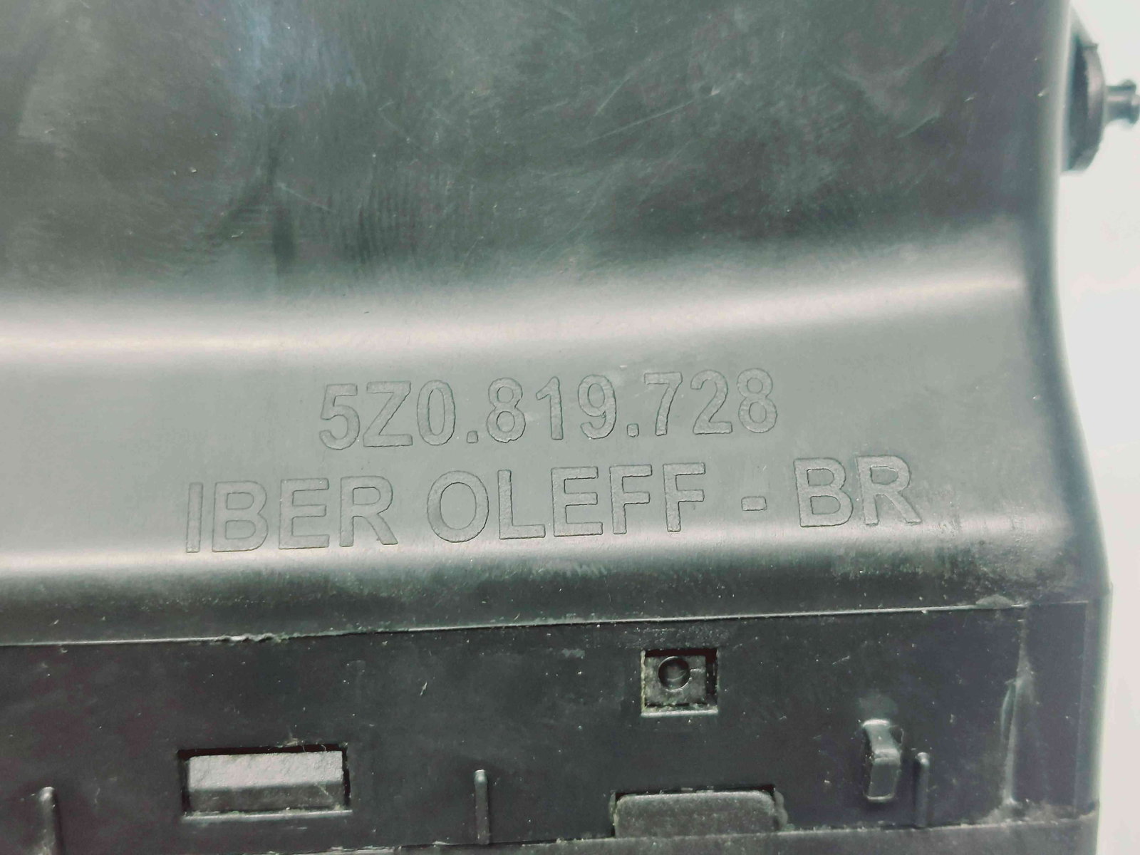 Grila aerisire centrala Volkswagen Fox (5Z1, 5Z3) [Fabr 2003-2011] 5Z0819728 - imagine 5