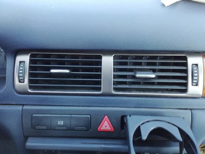 Grila aerisire centrala Audi A6 C5 2.5 diesel-AFB OEM1997-2005