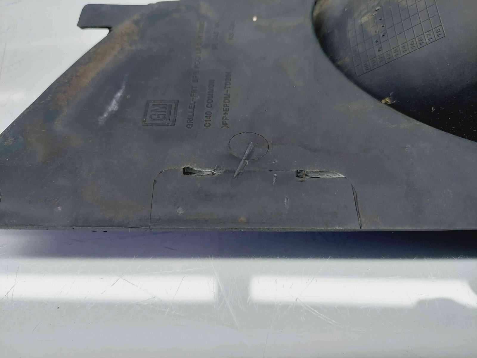 Grila proiector dreapta Chevrolet Captiva (T100) [Fabr 2006-2018] 96945180 - imagine 3