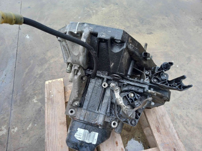 Cutie viteze manuala Dacia Logan 1.5 DCI OEM 2004-2012