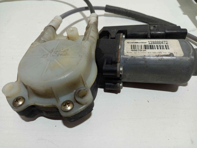 Macara geam stanga fata Renault Megane 2 1.6 K4M OEM 2003-2008