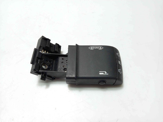 Maneta comenzi radio Renault Megane 2 1.6 K4M 820021646 2003-2008