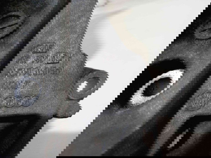 Suport accesorii Audi A4 B8 2.0 CAGA 03L903143H 2008-2015