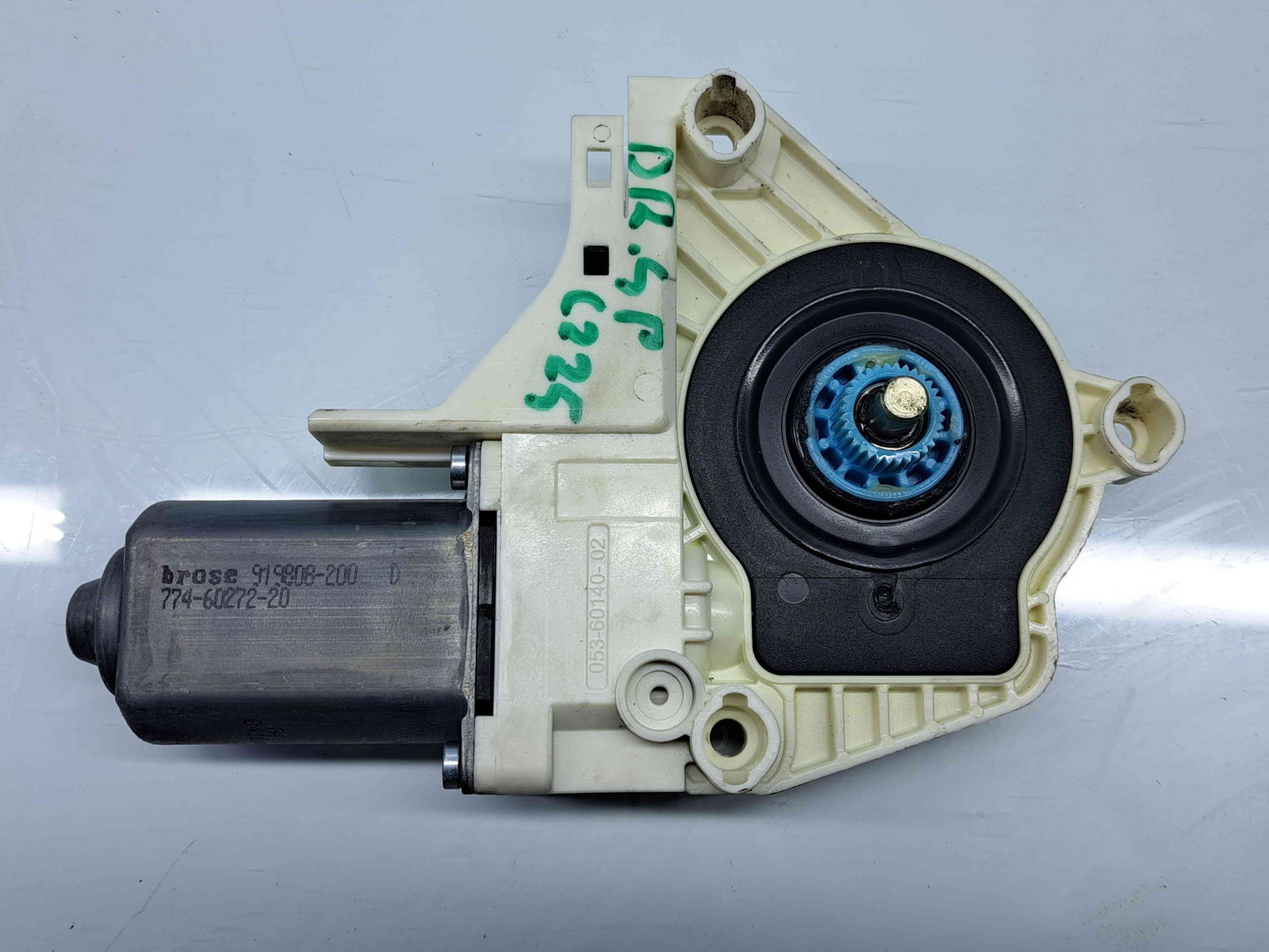 Motoras geam dreapta spate Audi A7 Sportback (4GA) [Fabr 2011-2017] 8K0959801B - imagine 1