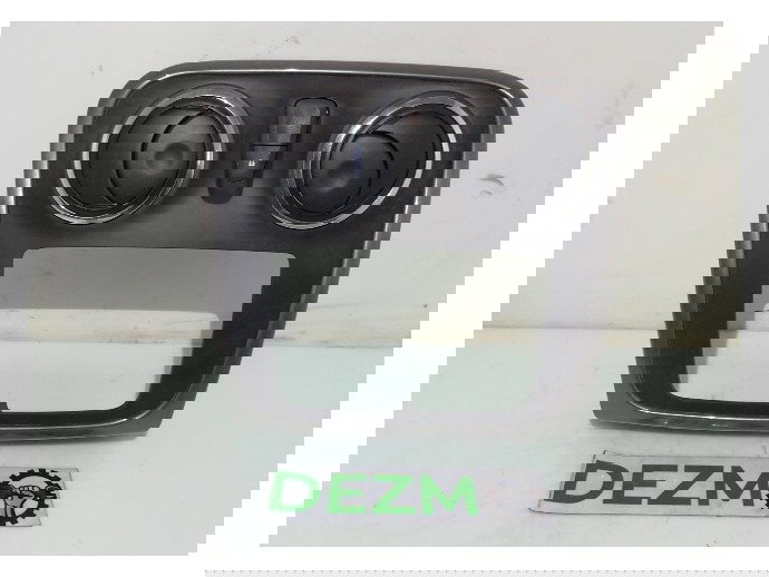 Consola centrala Dacia Logan 2 1.2 benzina D4F 682604664R 2012-Prezent