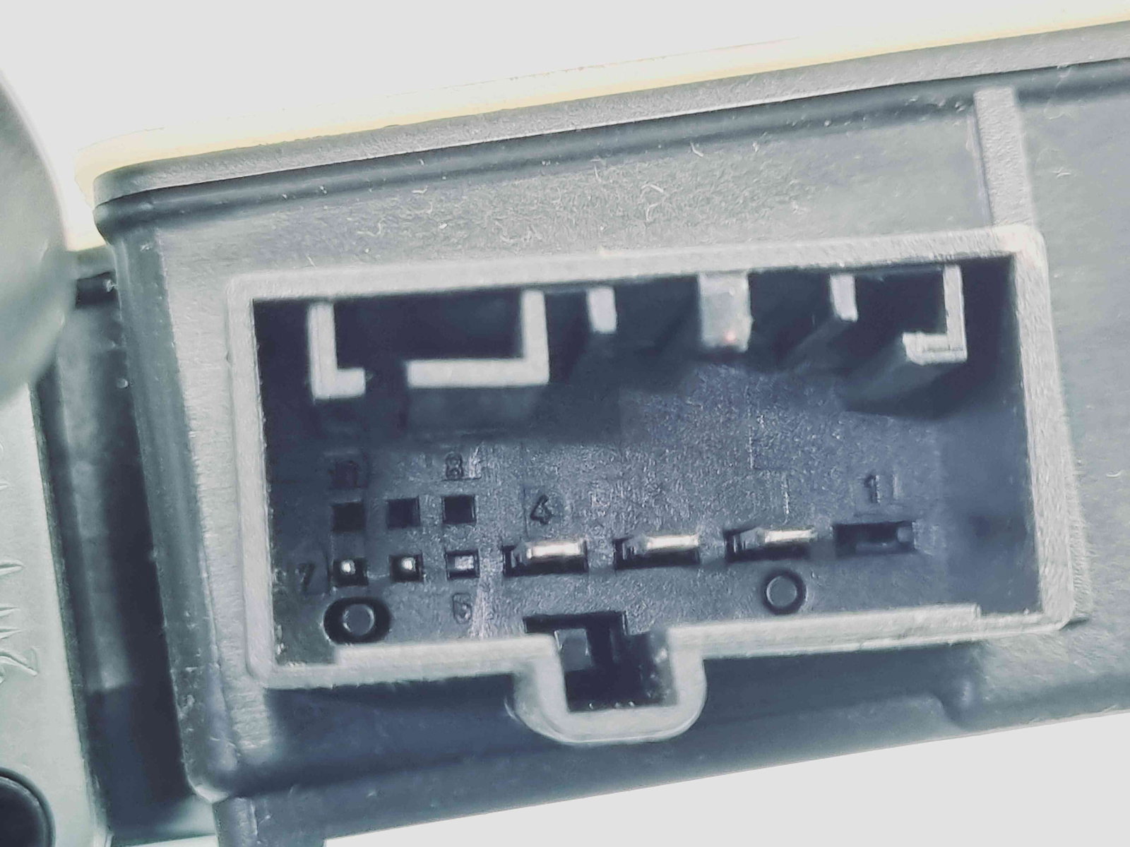 Motoras geam dreapta spate Seat Leon (5F1) [Fabr 2012-2018] 5Q0959812A - imagine 2