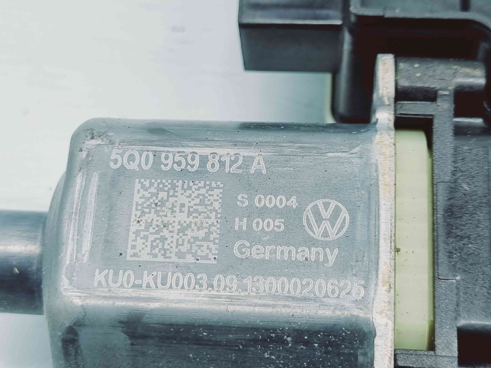 Motoras geam dreapta spate Seat Leon (5F1) [Fabr 2012-2018] 5Q0959812A - imagine 4