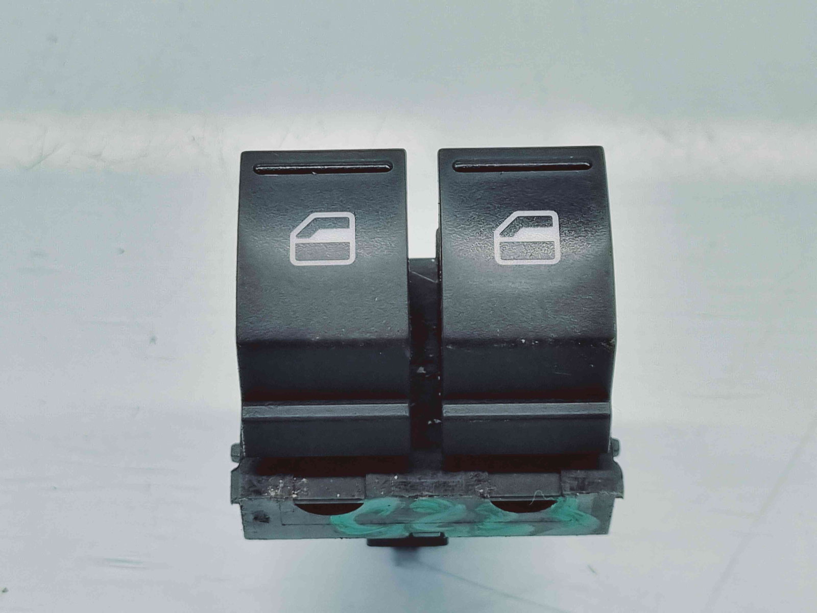 Butoane comanda geamuri sofer Seat Leon (1P1) [Fabr 2005-2011] 1K3959857A - imagine 1