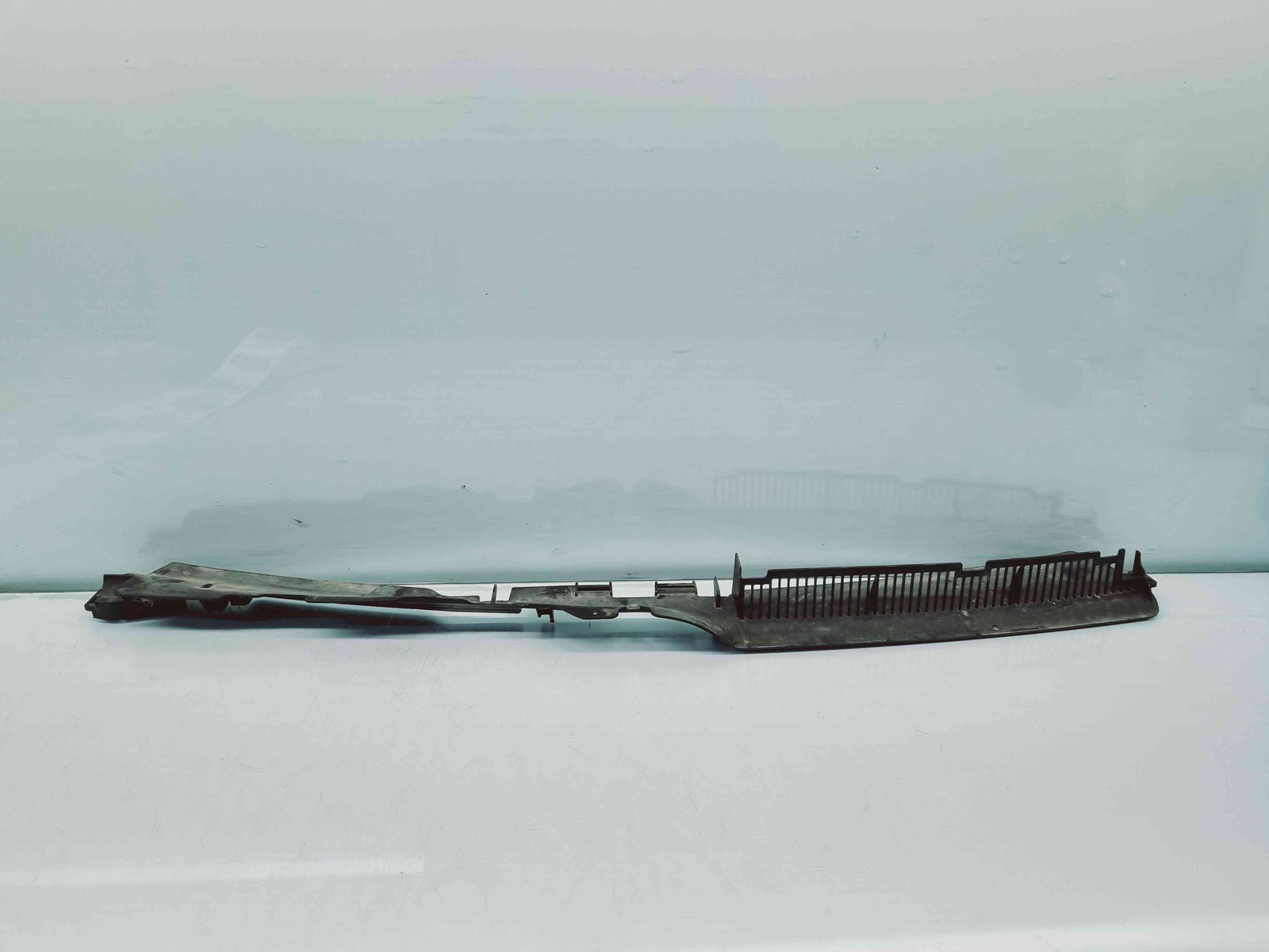 Deflector aer Volkswagen Passat B6 Variant (3C5) [Fabr 2005-2010] 3C0121330