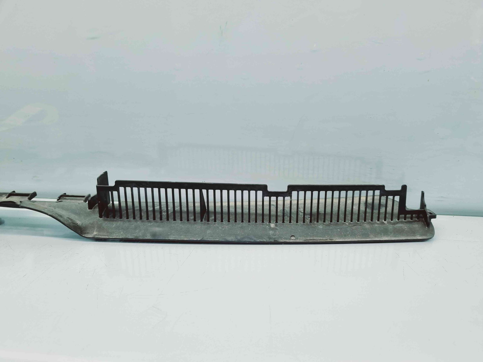 Deflector aer Volkswagen Passat B6 Variant (3C5) [Fabr 2005-2010] 3C0121330 - imagine 2