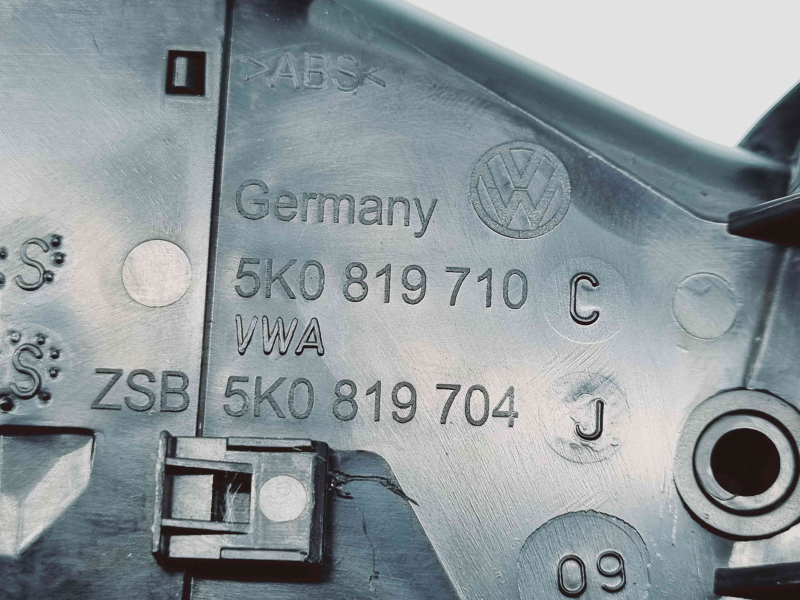 Grila aerisire dreapta Volkswagen Golf 6 (5K1) [Fabr 2009-2013] 5K0819710J - imagine 4