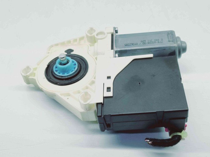 Motoras geam dreapta fata Seat Leon (1P1) [Fabr 2005-2011] 1P0837502AD | 3C0959793B