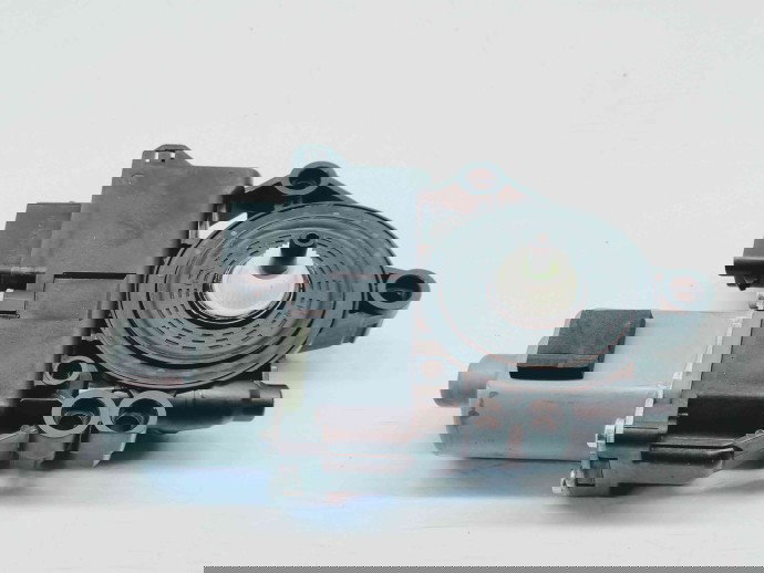 Motoras geam stanga fata Hyundai i40 Wagon [Fabr 2012-2019] 82450-3Z010