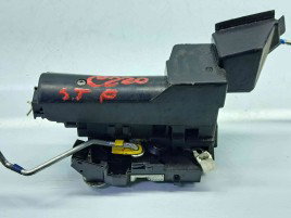 Broasca usa stanga spate Dacia Duster [Fabr 2010-2017] 825036721R