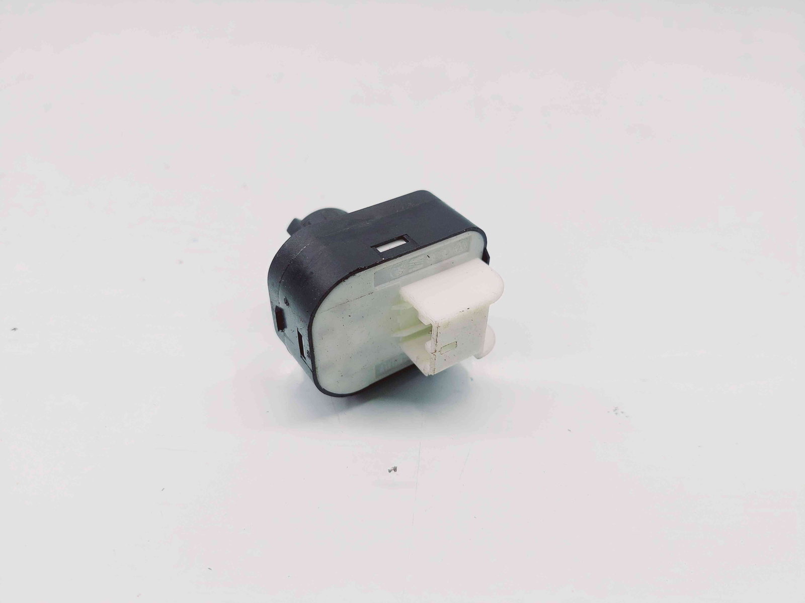 Buton reglaj oglinzi Seat Exeo (3R2) [Fabr 2008-2013] 8E0959565A - imagine 2