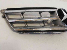 Grila bara fata Mercedes C320 (W204) 3.0 CDI A2048800023 2007-2014