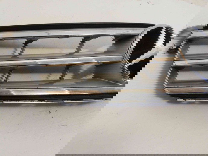 Grila bara fata Mercedes C320 (W204) 3.0 CDI A2048800023 2007-2014