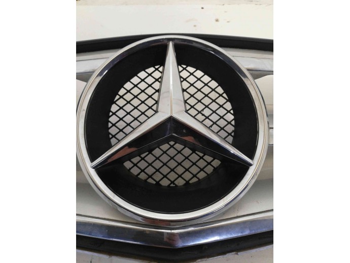 Grila bara fata Mercedes C320 (W204) 3.0 CDI A2048800023 2007-2014