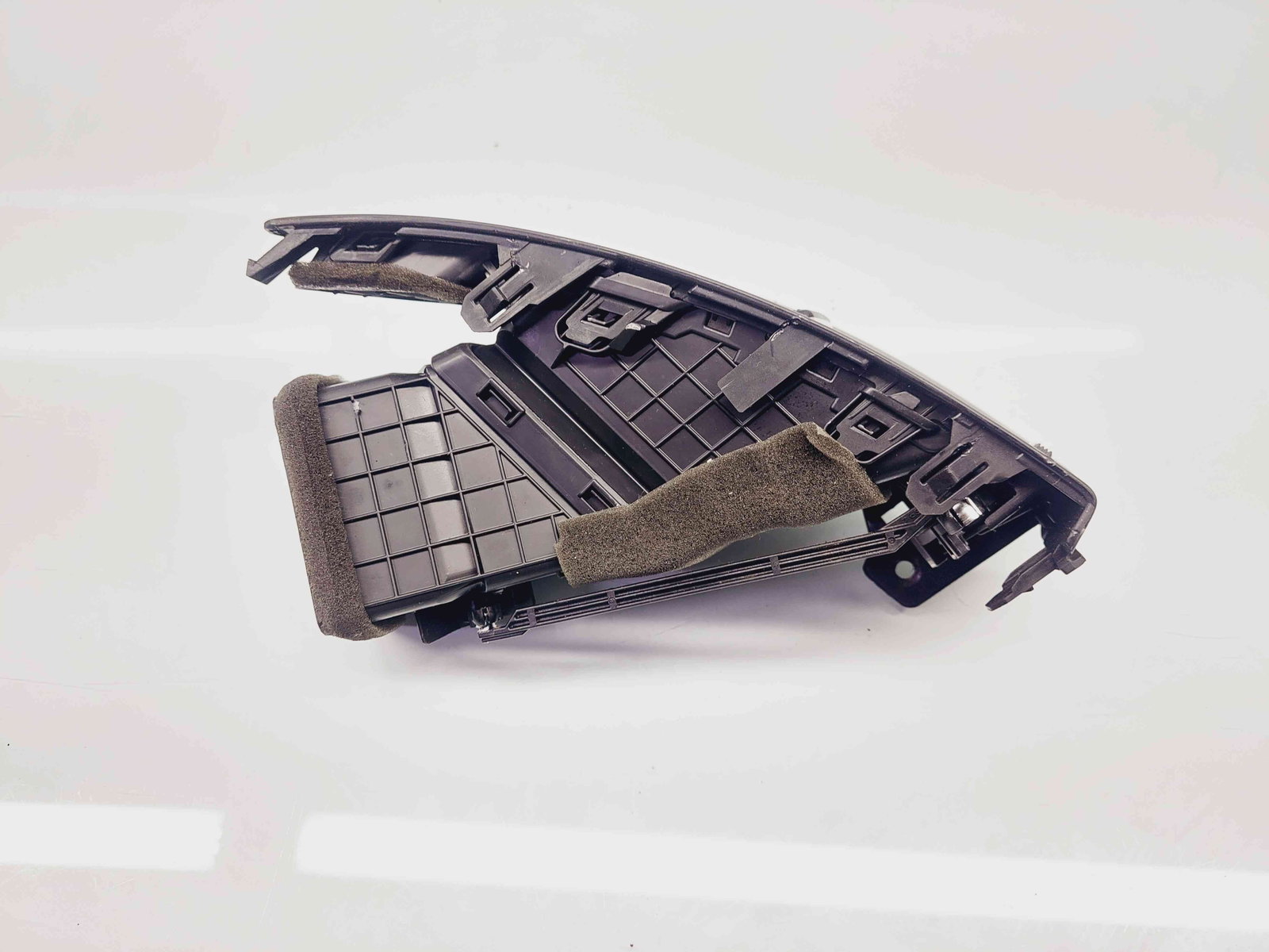 Grila aerisire dreapta Hyundai i40 Wagon [Fabr 2012-2019] OEM - imagine 2