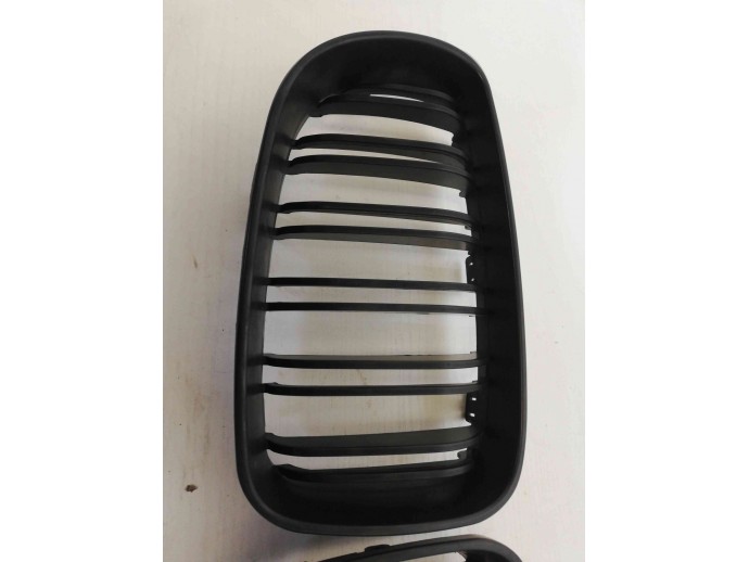 Grila capota Bmw E82 123 2.0 OEM 2006-2013