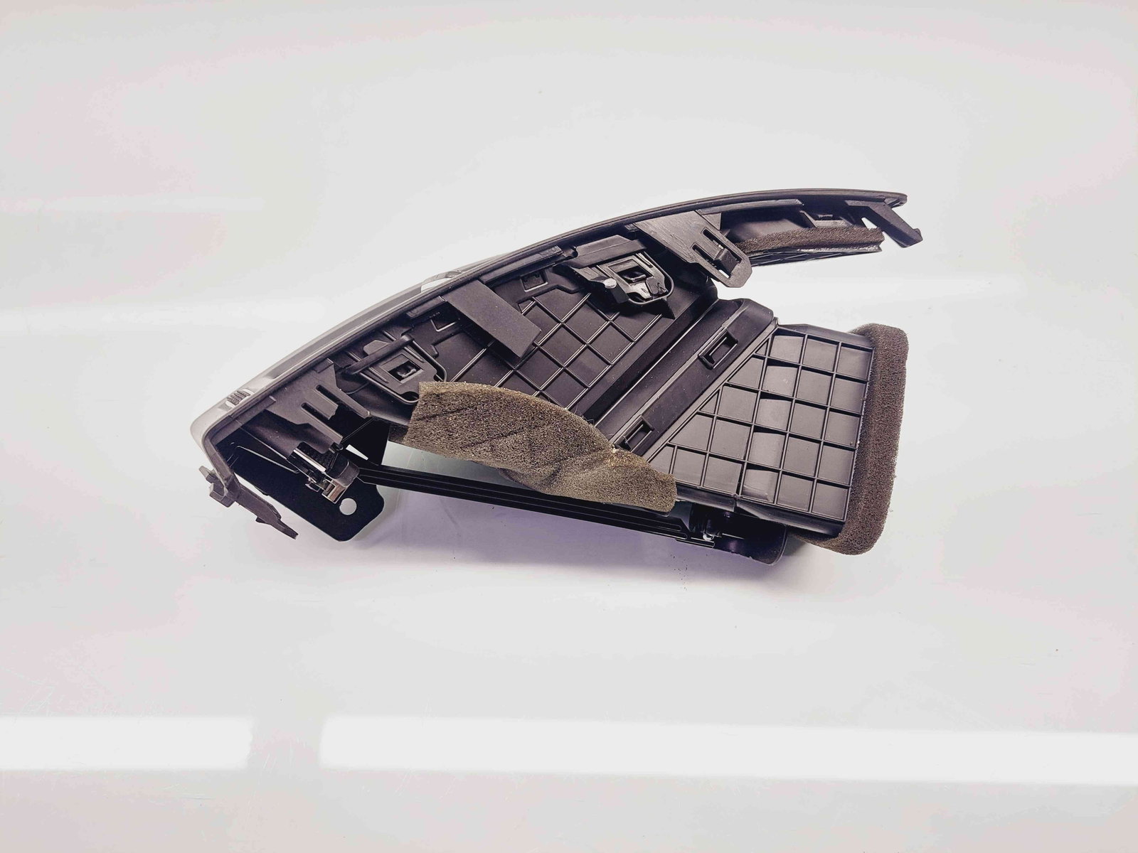 Grila aerisire stanga Hyundai i40 Wagon [Fabr 2012-2019] OEM - imagine 2