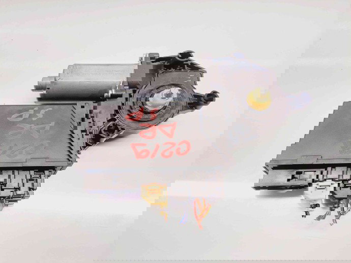 Motoras geam dreapta spate Seat Exeo (3R2) [Fabr 2008-2013] 8E0959802E