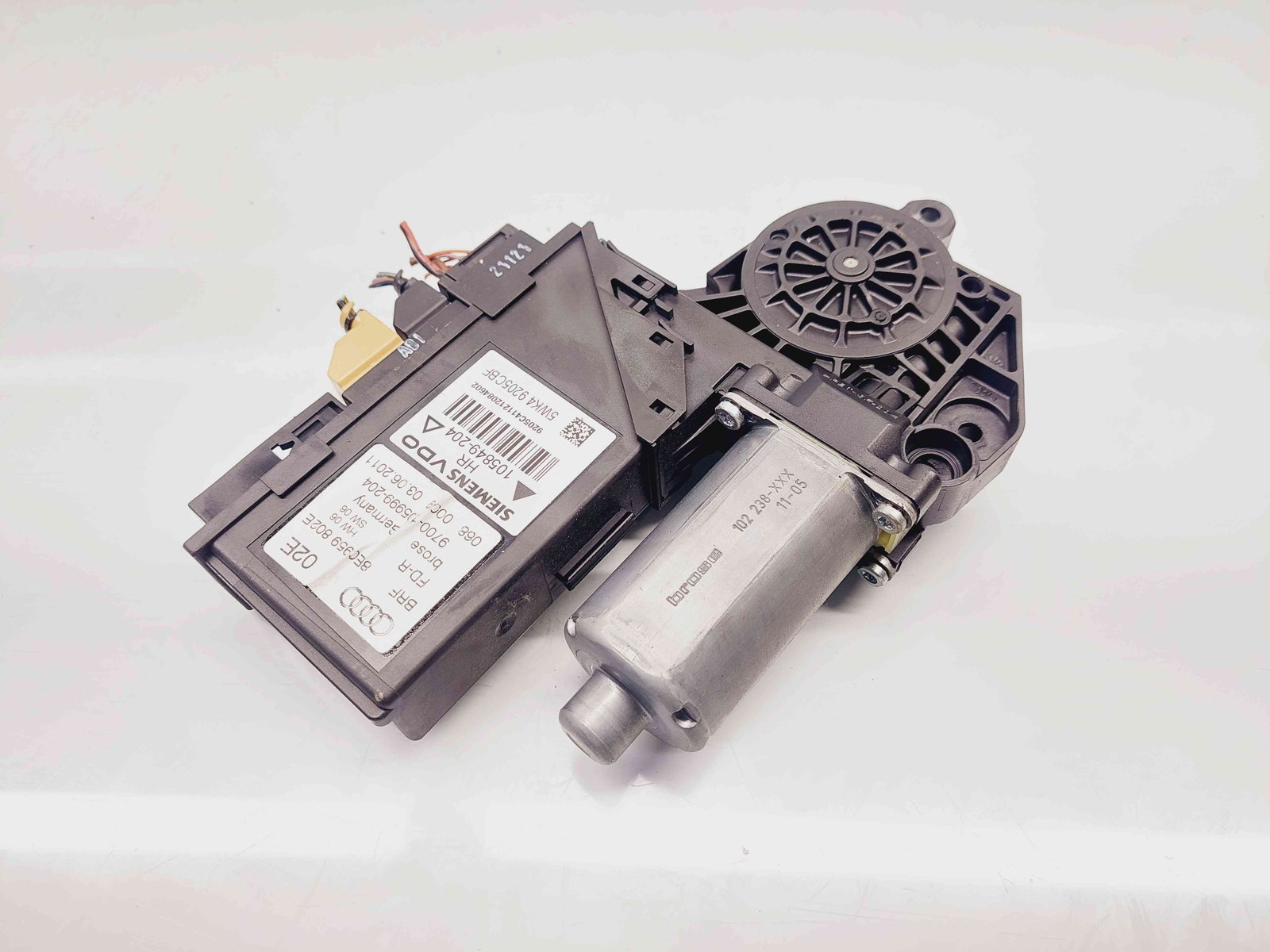 Motoras geam dreapta spate Seat Exeo (3R2) [Fabr 2008-2013] 8E0959802E - imagine 4