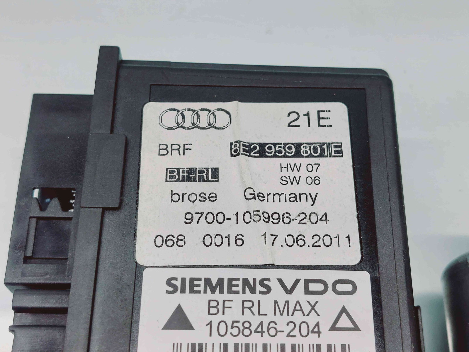 Motoras geam stanga fata Seat Exeo (3R2) [Fabr 2008-2013] 8E2959801E - imagine 4