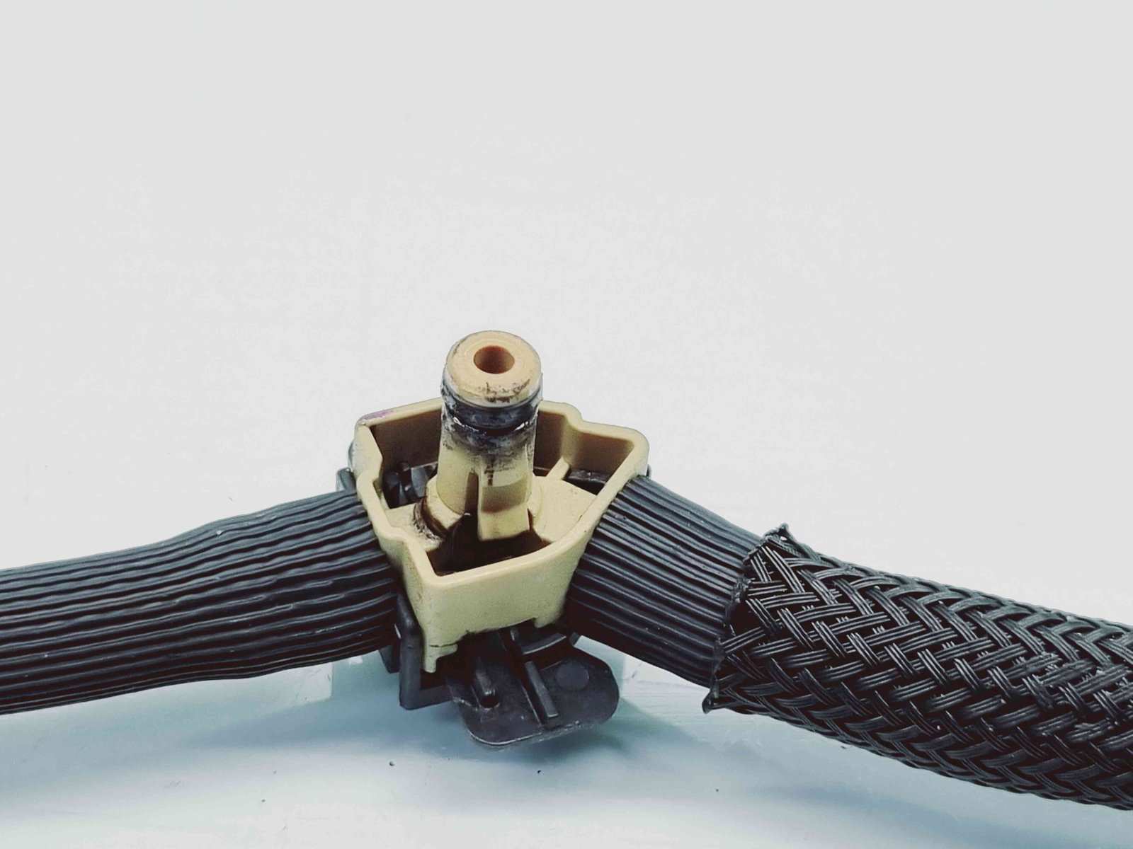 Conducta retur injectoare Seat Leon (5F1) [Fabr 2012-2018] OEM 2.0 TDI CKFC 110KW / 150CP 2.0 TDI CKFC 110KW / 150CP - imagine 3