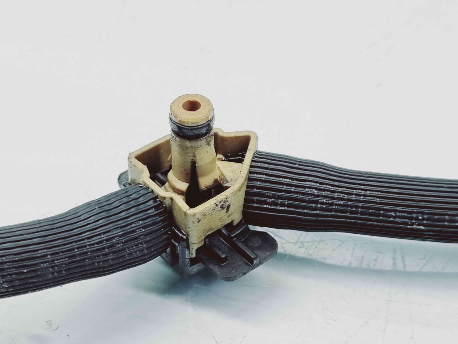 Conducta retur injectoare Seat Leon (5F1) [Fabr 2012-2018] OEM 2.0 TDI CKFC 110KW / 150CP 2.0 TDI CKFC 110KW / 150CP - imagine 5