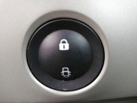Buton incuiat usi Renault Megane 2 1.6 DCI OEM 2002-2008
