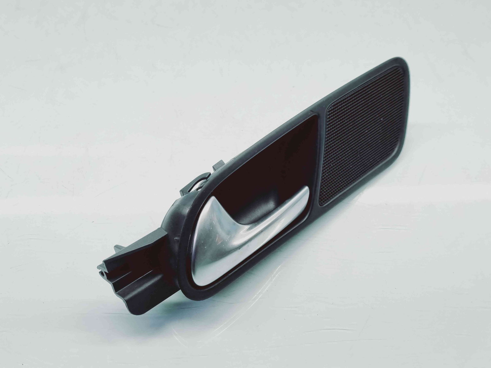 Maner interior stanga spate Volkswagen Tiguan (5N) [Fabr 2007-2016] 5N0839113A - imagine 2