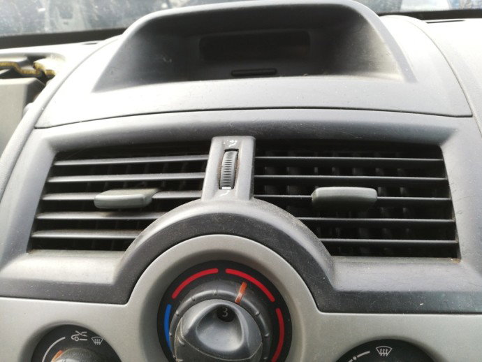 Grila aerisire centrala Renault Megane 2 1.6 DCI OEM 2002-2008