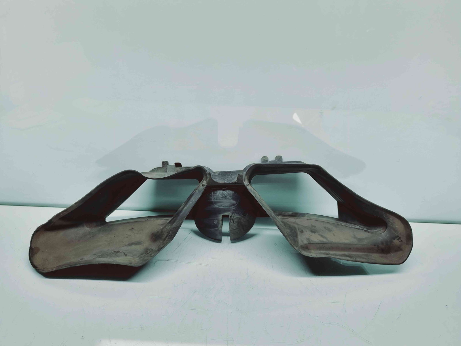 Difuzor captare aer Renault Captur (J87) [Fabr 2013-2017] 214B32587R - imagine 1