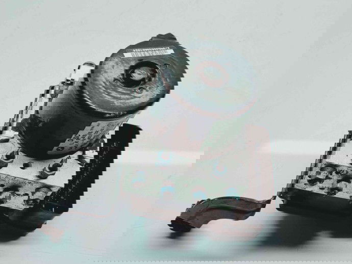 Pompa ABS Bmw 3 (F30) [Fabr 2012-2017] 6857323 | 6857324 2.0 N47D 135KW / 184CP 2.0 N47D 135KW / 184CP