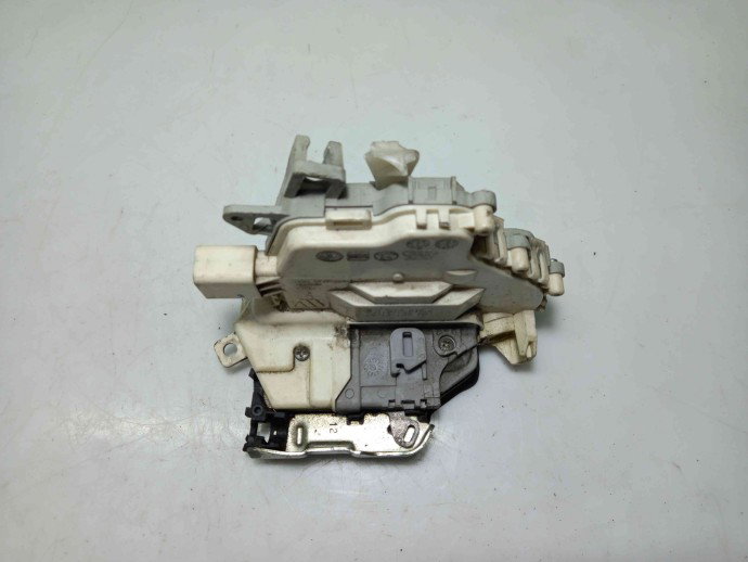 Broasca usa stanga fata Audi A4 B8 2.0 CAGA 8J1837015C 2008-2015