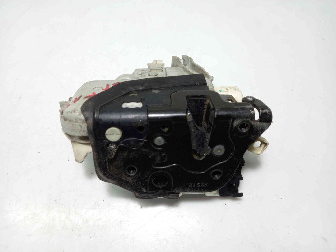 Broasca usa stanga fata Audi A4 B8 2.0 CAGA 8J1837015C 2008-2015