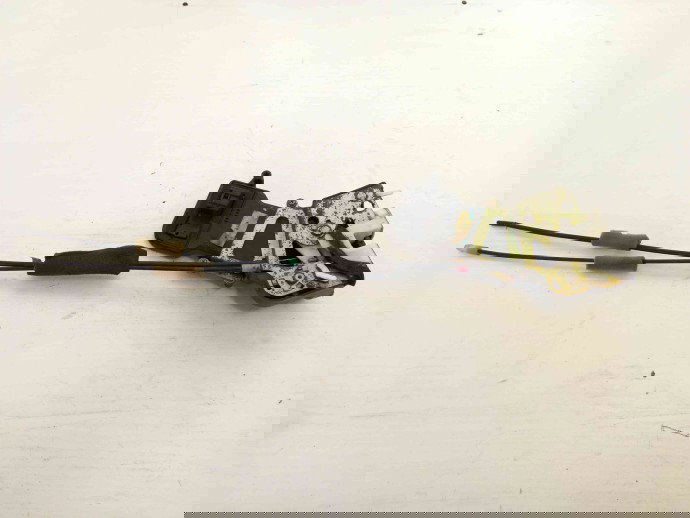 Broasca usa stanga spate Mazda 6 2.0 OEM 2002-2008