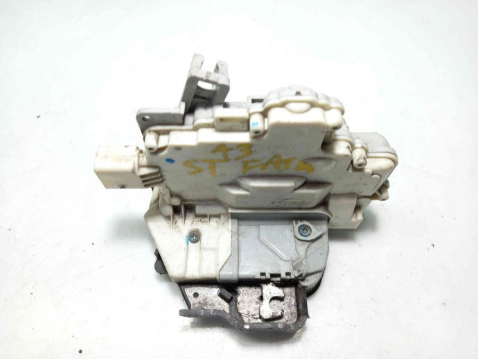 Broasca usa stanga fata Audi A3 1.6 OEM 2003-2012