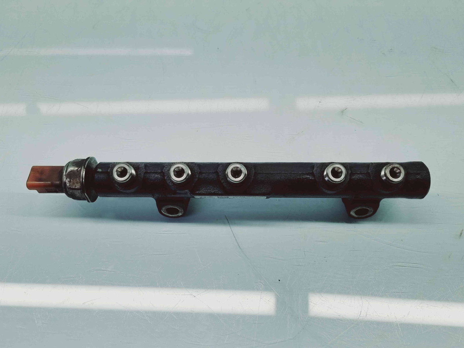 Rampa injectoare Peugeot 308 (II) SW [Fabr 2013-prezent] 9804776780 1.6 HDI BH01 88KW / 120CP 1.6 HDI BH01 88KW / 120CP - imagine 1