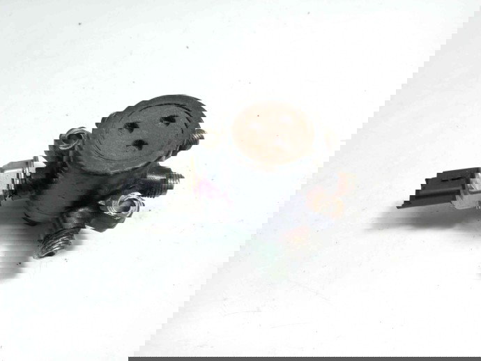 Rampa injectoare Ford C-max 1.8 4M5Q-9D280-DA 2007-2010