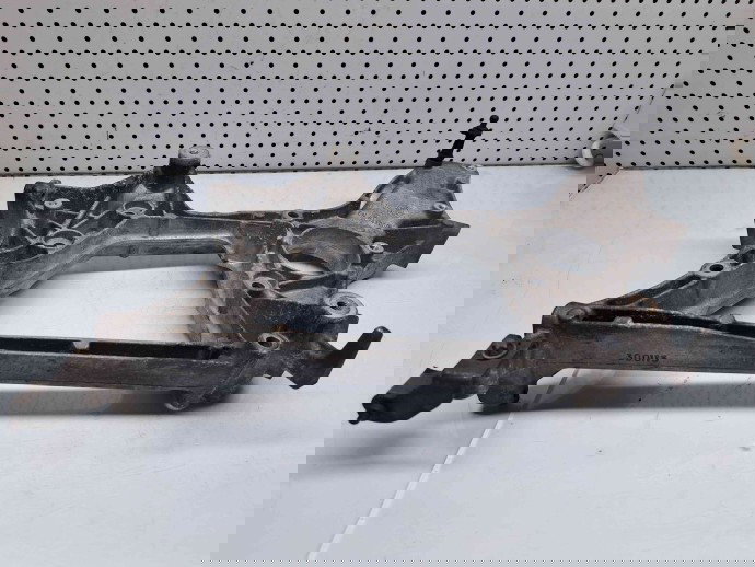 Suport accesorii Mercedes Clasa E (W212) [Fabr 2009-2016] A6512011909 2.2 651924 2.2 651924 143KW / 194CP