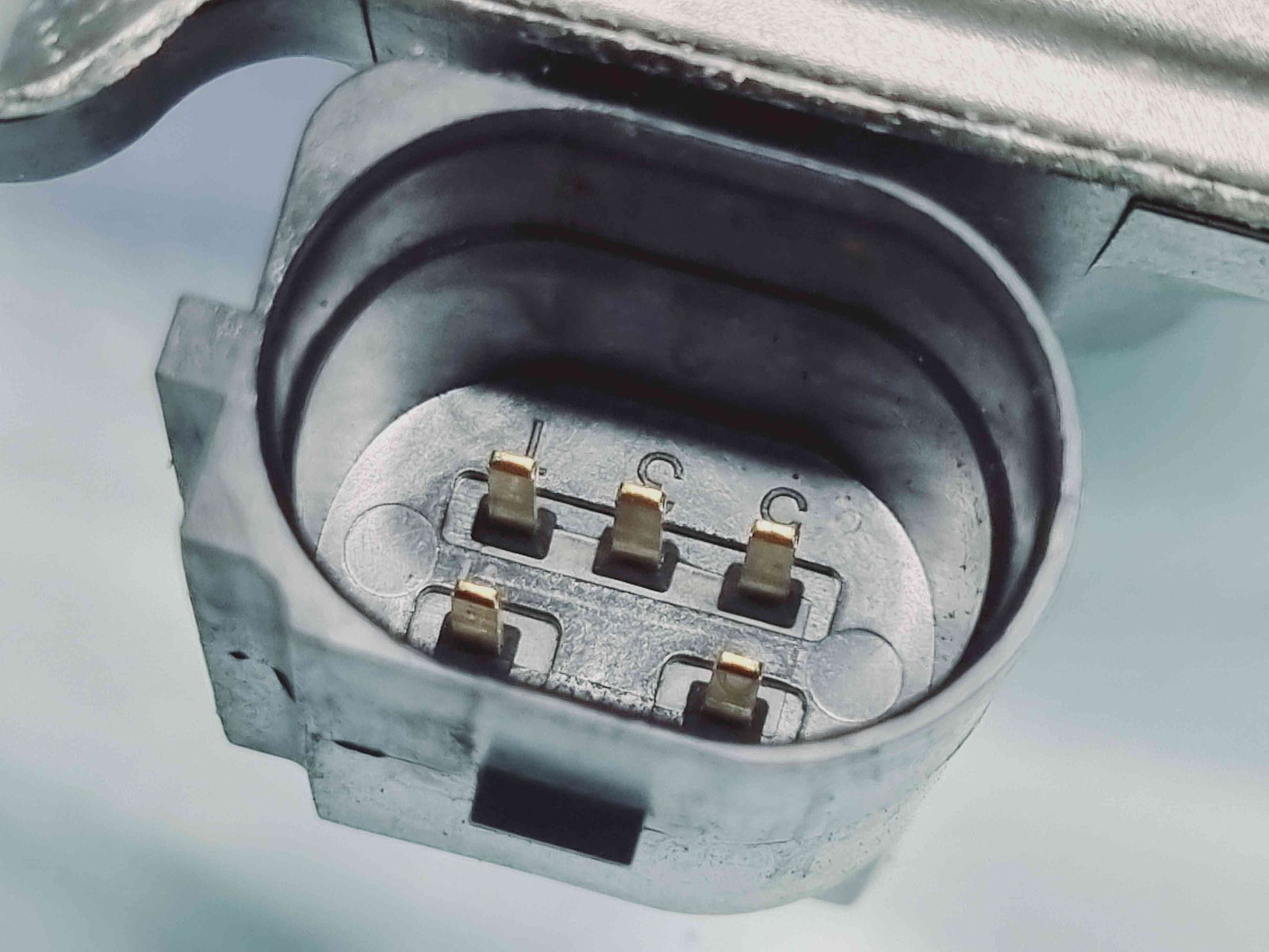 Supapa EGR AUDI Q7 (4LB) [ Fabr 2006-2014] 04L131501N - imagine 4