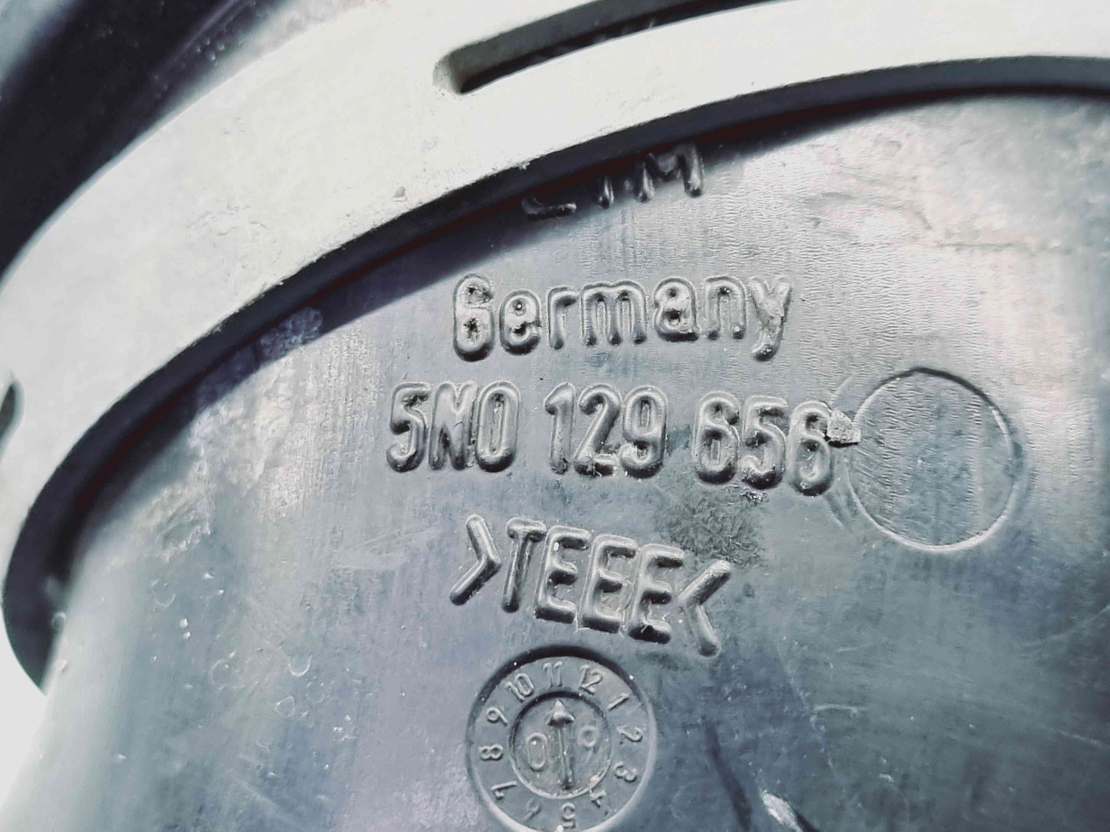 Tub admisie aer AUDI Q3 (8UB) [ Fabr 2011-2018] 5N0129656 2.0 TDI CBAB 103KW / 140CP - imagine 4