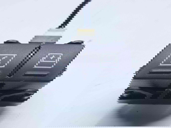  Buton deschidere navigatie Mercedes Clasa C (W204) [Fabr 2007-2014] A2048702851