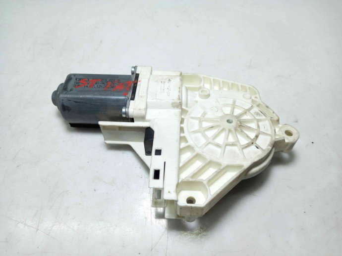 Motoras geam stanga fata Audi A5 2.0 TDI 8T0959801B 2007-2015