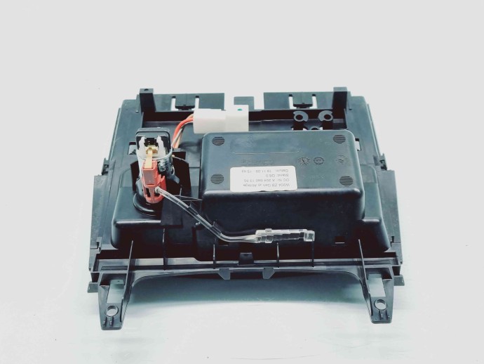 Scrumiera Mercedes Clasa GLK (X204) [Fabr 2008-prezent] A2046801350 3.0 CDI 642961 165KW / 225CP